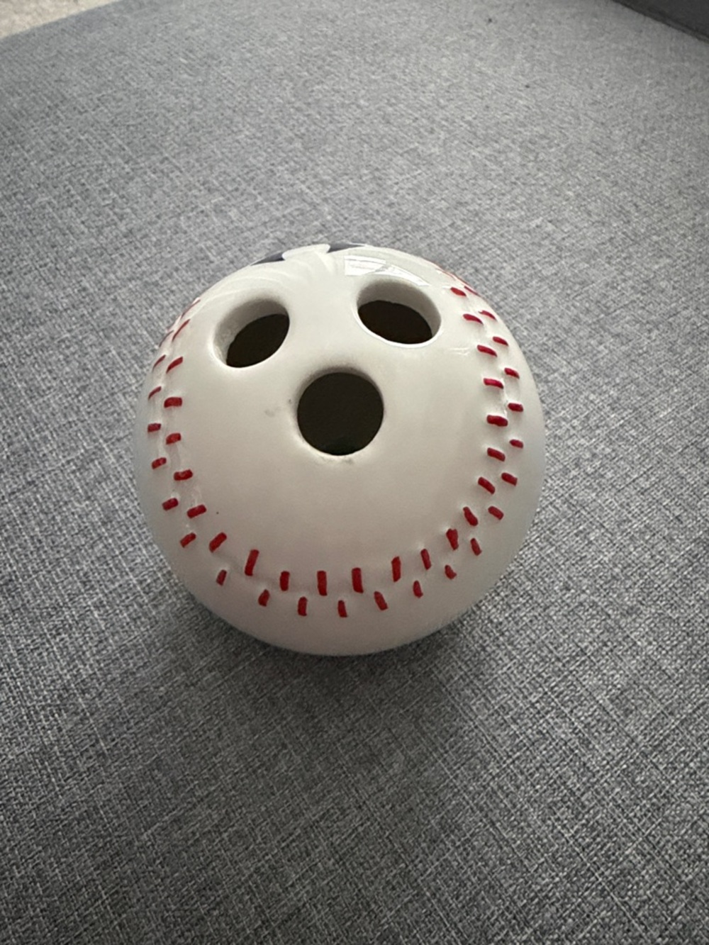 New York Yankees Baseball Logo Ceramic Toothbrush Holder - White & Navy - Picture 2 of 3